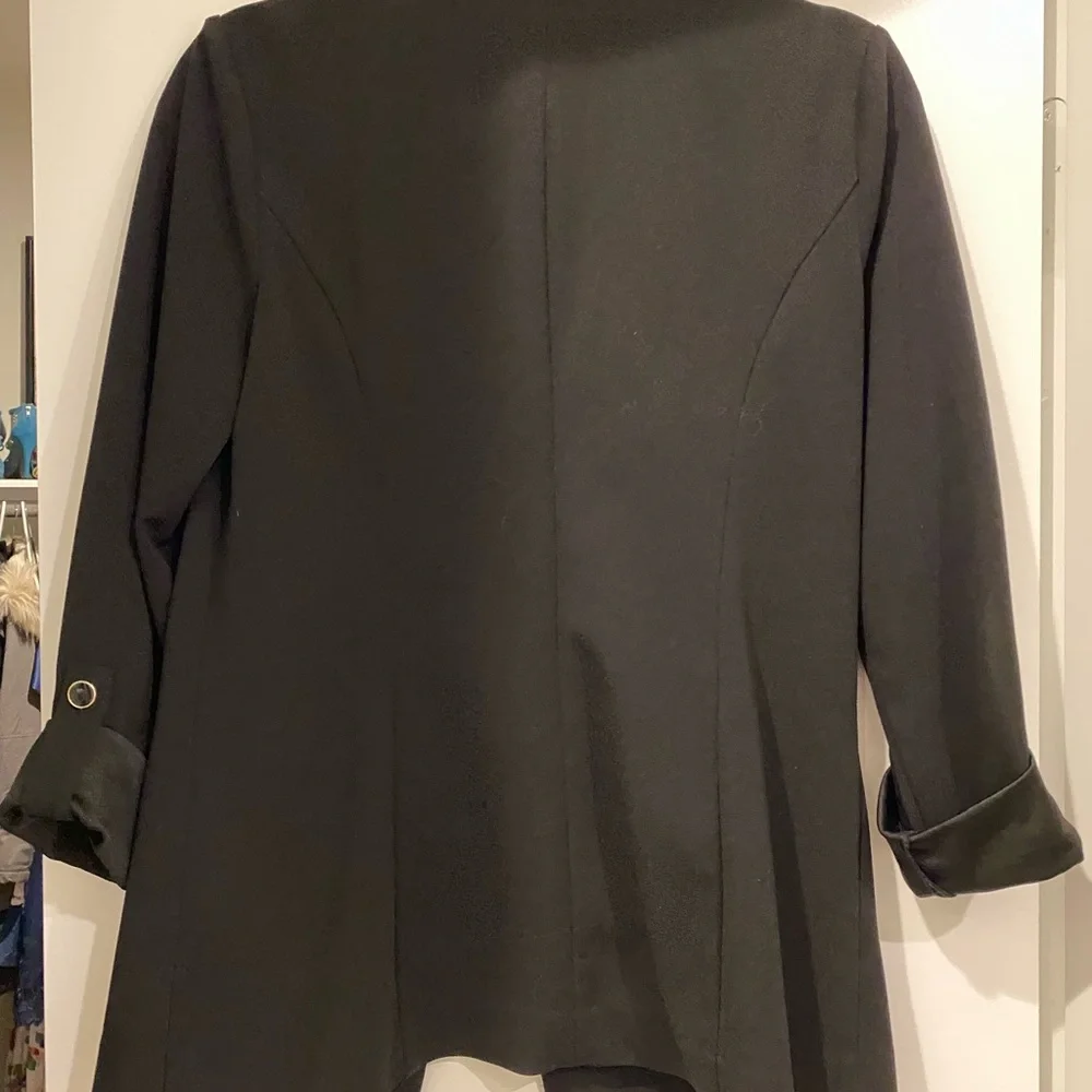 Dressbarn Black Women's Blazer with Leopard Lining - Picture 7 of 7